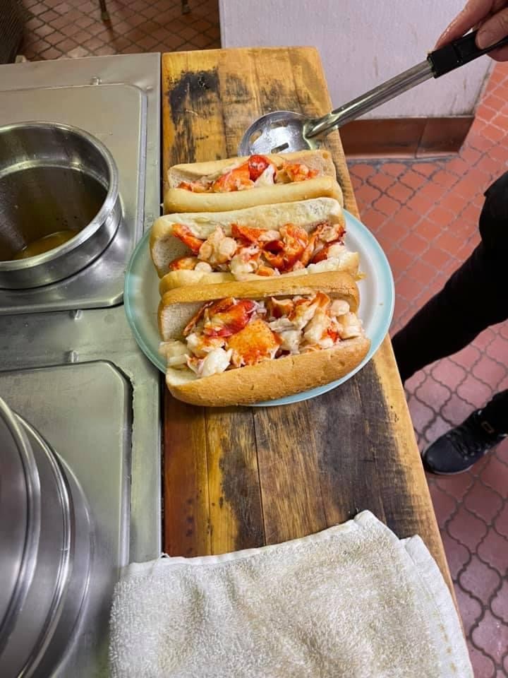 Nick's Char Pit Lobster Roll